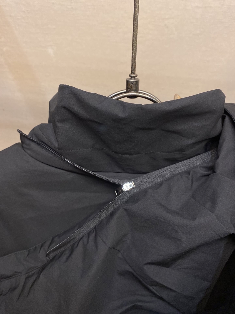 Pra*a outwear